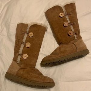 UGG Bailey Button Triplet boot